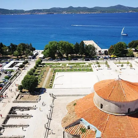 Nice In W/ 2 Bedrooms Zadar